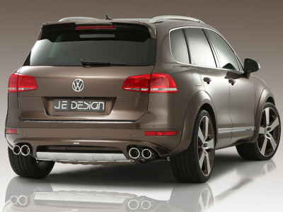 Volkswagen Touareg (10-14) Нижняя накладка на пятую дверь от Je Design VW NF