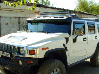 Hummer H2 (02-08) Козырек над стеклом. Спойлер.